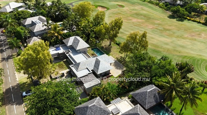 Luxury RES Villa with Private Pool & Sea Access in Beau Champ 