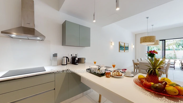 Appart R+2 à Péreybère, 143m², 3 chambres, piscine commune, accès mer, proche commodités