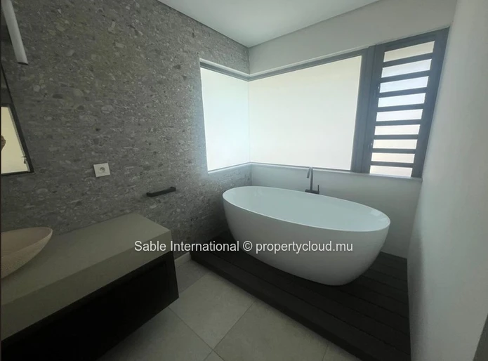 Luxury RES Villa with Private Pool & Sea Access in Beau Champ 