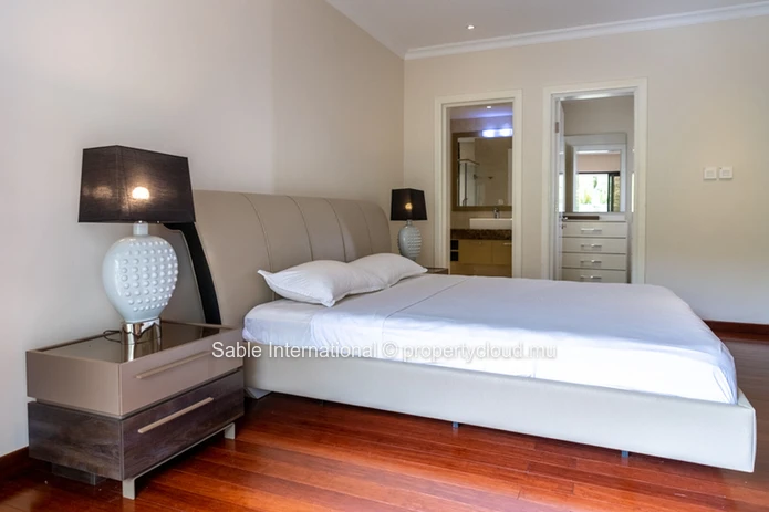 Appartement élégant avec piscine commune à Pointe aux Canonniers - Caractéristiques modernes, proche des commodités