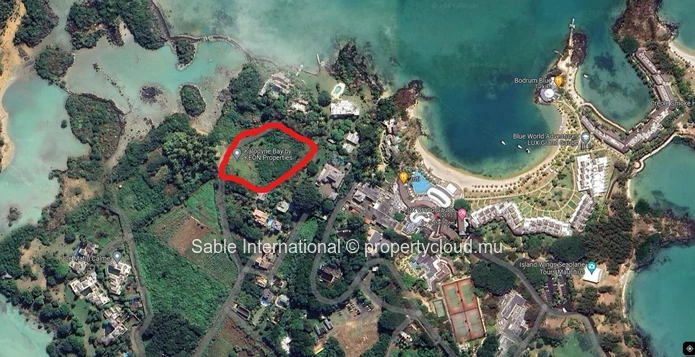 Appartement pieds dans l'eau à vendre à Calodyne, 119m², 3 chambres, piscine commune, vue mer
