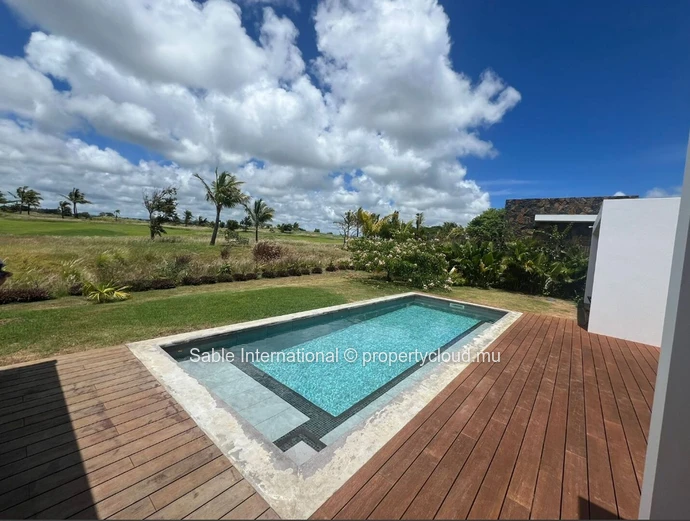 Luxurious RES Villa in Roches Noires with Private Pool, Sea View, and Tennis Court 
