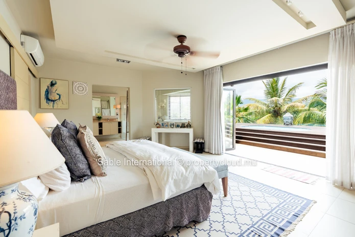 Appartement RES à vendre à Rivière Noire - Black River, 370m², Front de Mer, Vue mer, Meublé.