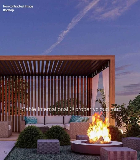 Appartement R+2 à vendre à Grand Baie, 140m², 3 chambres, piscine commune, vue mer, proche écoles et commerces.