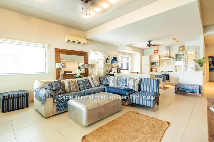 Appartement RES à vendre à Rivière Noire - Black River, 370m², Front de Mer, Vue mer, Meublé.