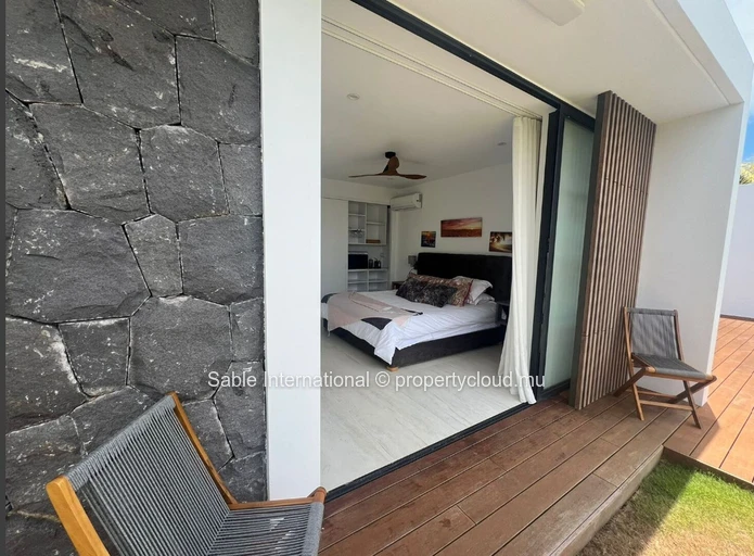 Luxurious RES Villa in Roches Noires with Private Pool, Sea View, and Tennis Court 
