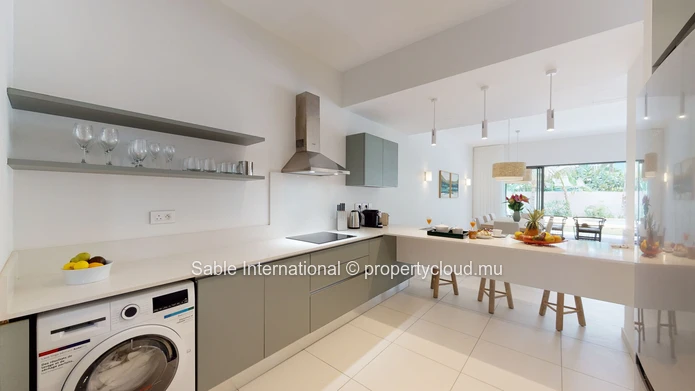 Appartement R+2 à vendre à Péreybère, 143m², 3 chambres, piscine commune, parking sécurisé, proche des commodités. Pr...