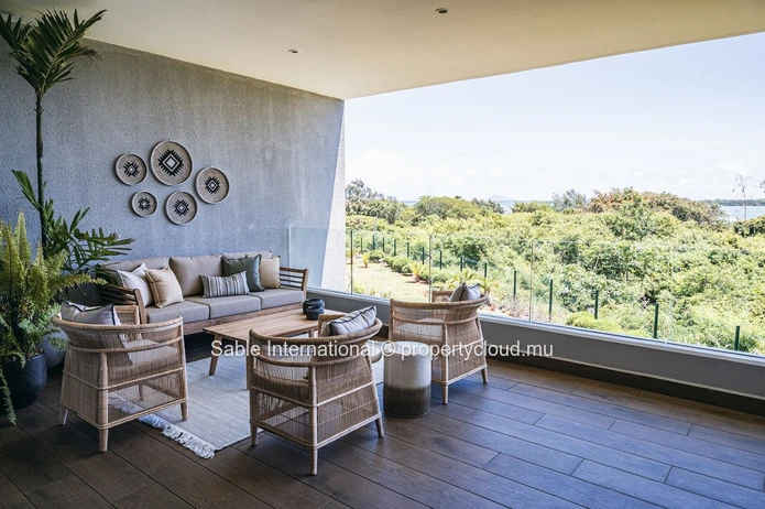 Luxurious G+2 Beachfront Apartment in Goodlands with Sea Views & Swimming Pool! Fully Furnished & Equipped, Close to ...