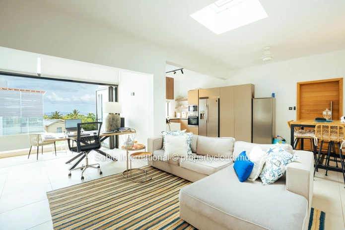Penthouse à vendre à Tamarin, 160m², 3 chambres, piscine commune, vue mer, meublé