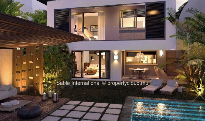 Stunning RES Townhouse with Private Pool in Balaclava Area - 298m² Living Space, 375m² Land, Fitness Room, Veranda, 