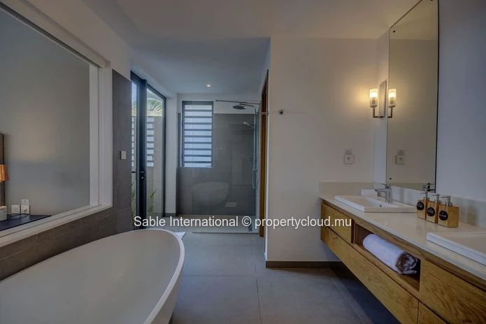 Luxurious Villa PDS in Grand Gaube with Private Pool & Stunning Views! 354m², Fully Furnished, Close to Amenities
