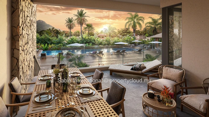 Luxury Apartment with Communal Pool in Flic en Flac - 136m² - 2 Bedrooms En Suite 
