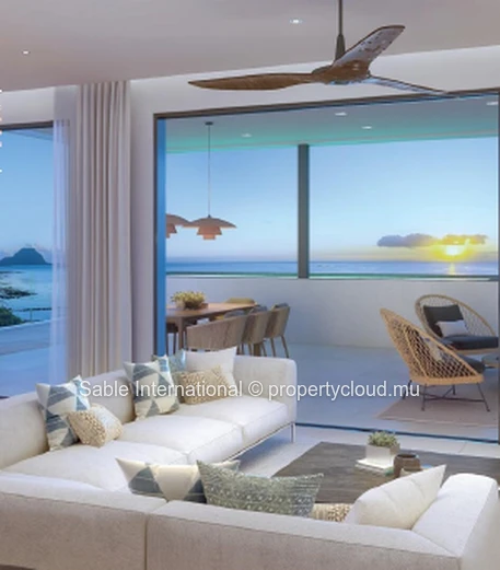 Penthouse à vendre à Rivière Noire, 470m², 3 chambres, piscine privée, vue mer et montagne. Proche des commodités.