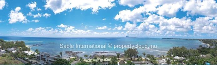 Luxurious G+2 Apartment with Communal Pool in Pointe aux Canonniers - 149m² Living Area - Sea Access - Padde  Court 