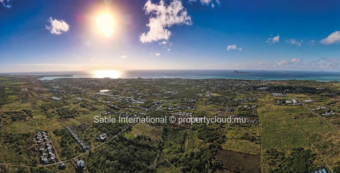 Luxurious 3 bedroom Villa in Péreybère with Private Pool and Modern Amenities 