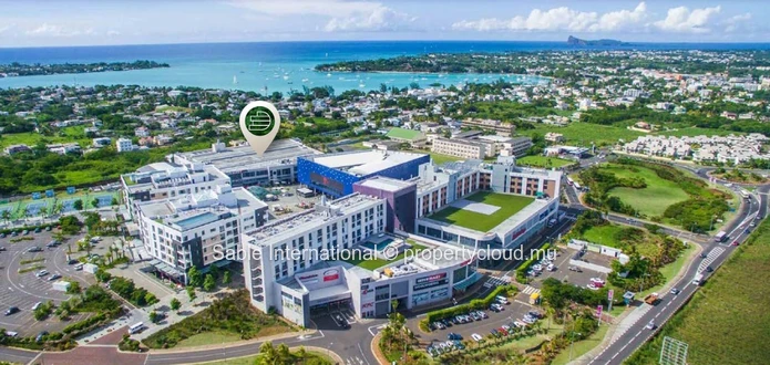 Superbes appartements de centre commercial avec vue sur la mer à Grand Baie, piscine commune