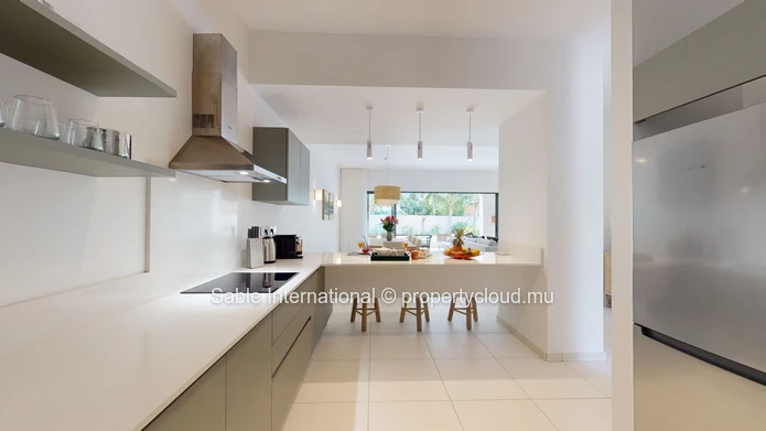 Appart R+2 à Péreybère, 143m², 3 chambres, piscine commune, accès mer, proche commodités