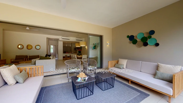 Appart R+2 à Péreybère, 143m², 3 chambres, piscine commune, accès mer, proche commodités