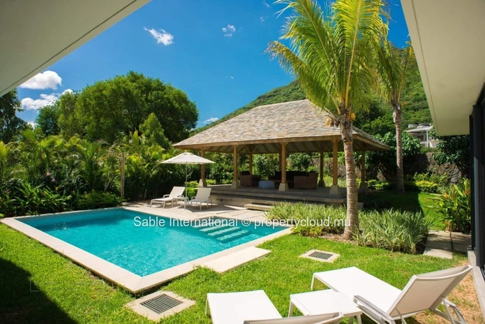 Luxurious Villa PDS in Tamarin with Private Pool and Sea Access - 364m² living area, 669m² land, Fully Furnished 