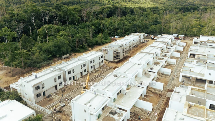 Duplex 3 chambres avec piscine privée à vendre à Black River