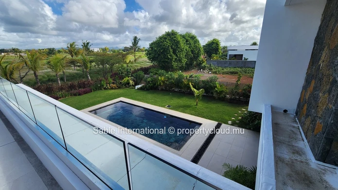 Luxury Golf Villa with Private Pool in Roches Noires! Fully furnished. 