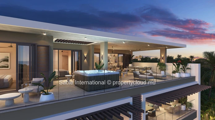 Luxury Penthouse in Roches Noires with Private Pool and Sea Views! 4 BR, Fitness Room, Close to Amenities 