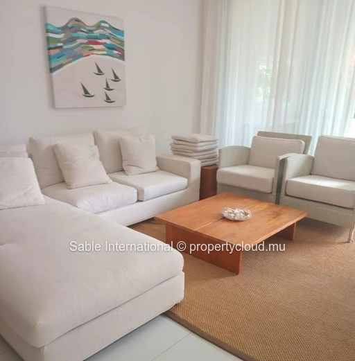 Appartement à vendre à Tamarin, 125m², 2 chambres, piscine commune, vue rivière et montagne. Meublé, climatisé,