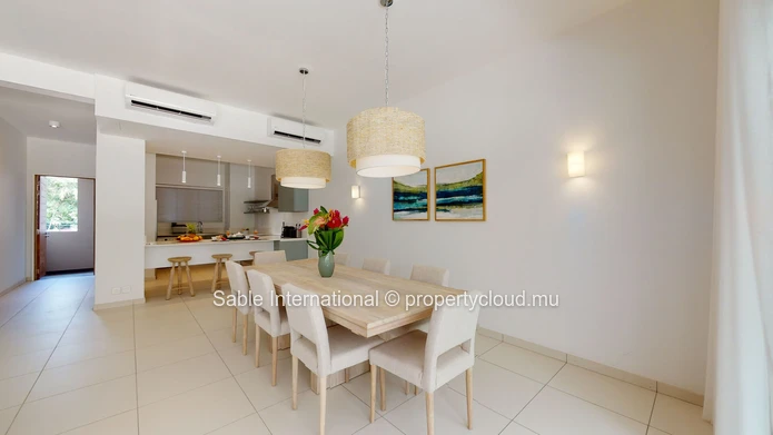 Appart R+2 à Péreybère, 143m², 3 chambres, piscine commune, accès mer, proche commodités
