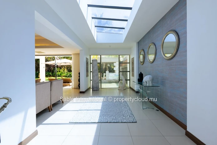 Luxurious Villa PDS with Private Pool and Stunning Sea Views in Péreybère! Close to Beach, Shops, and Golf Course. Fu...