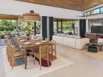 5 Bedroom Villa