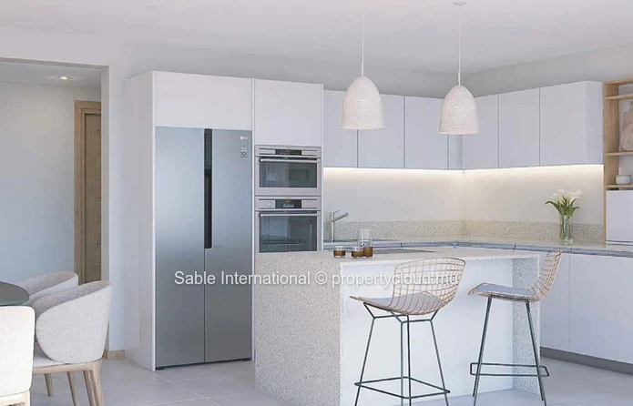 Appartement R+2 à vendre à Péreybère, 164m², 3 chambres, piscine commune, proche de la mer et des commodités.