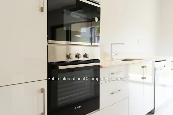 Luxurious G+2 Apartment with Communal Pool in Pointe aux Canonniers - 149m² Living Area - Sea Access - Padde  Court 