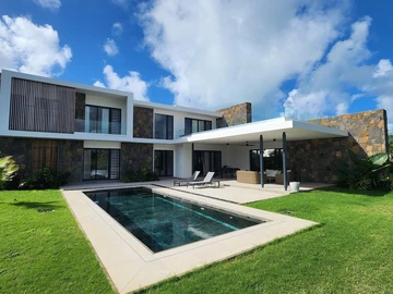 4 Bedroom Villa