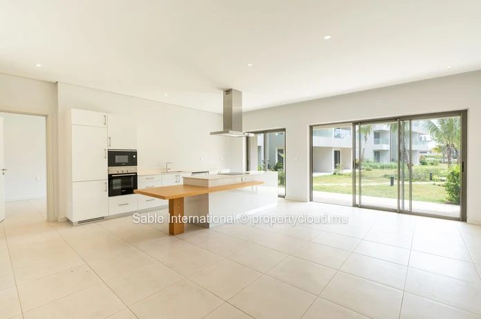 Appartement élégant avec piscine commune à Pointe aux Canonniers - Caractéristiques modernes, proche des commodités