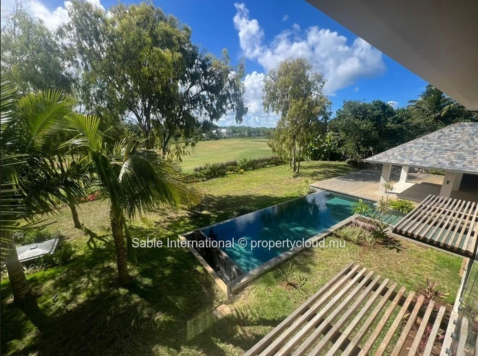 Luxury RES Villa with Private Pool & Sea Access in Beau Champ 