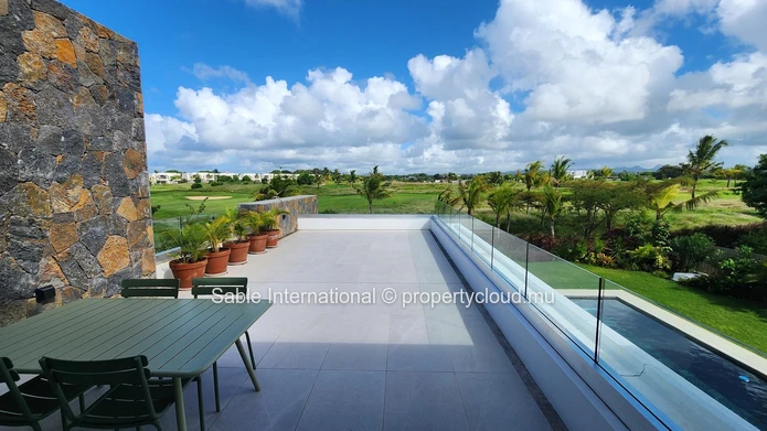 Luxury Golf Villa with Private Pool in Roches Noires! Fully furnished. 