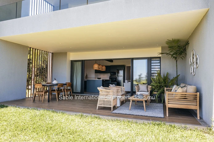 Luxurious G+2 Beachfront Apartment in Goodlands with Sea Views & Swimming Pool! Fully Furnished & Equipped, Close to ...