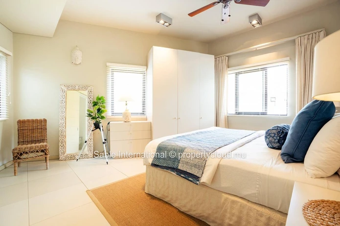 Appartement RES à vendre à Rivière Noire - Black River, 370m², Front de Mer, Vue mer, Meublé.