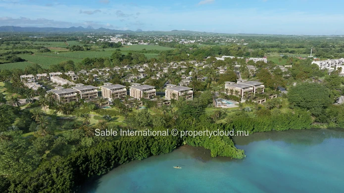 Luxury Penthouse in Roches Noires with Private Pool and Sea Views! 4 BR, Fitness Room, Close to Amenities 