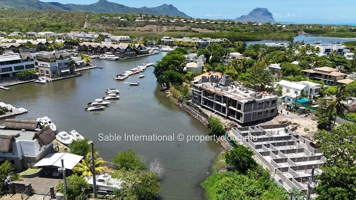 Appartement 120m² à vendre à Rivière Noire - Black River. Piscine privée, vue mer, proche de toutes commodités