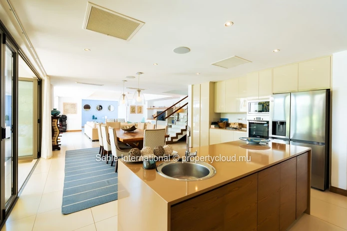 Luxurious Villa PDS with Private Pool and Stunning Sea Views in Péreybère! Close to Beach, Shops, and Golf Course. Fu...